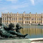 Versailles Hotel 3*