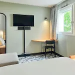 Versailles Hotel