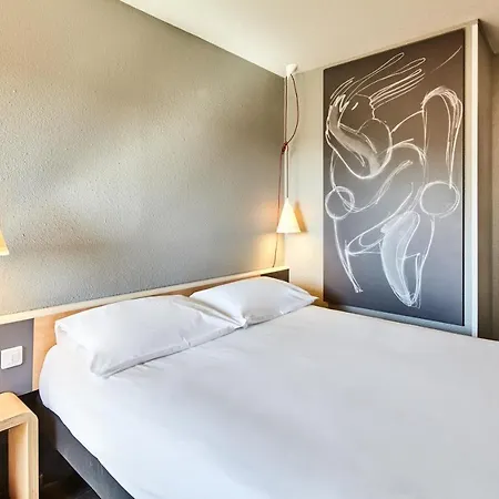 Versailles Hotel