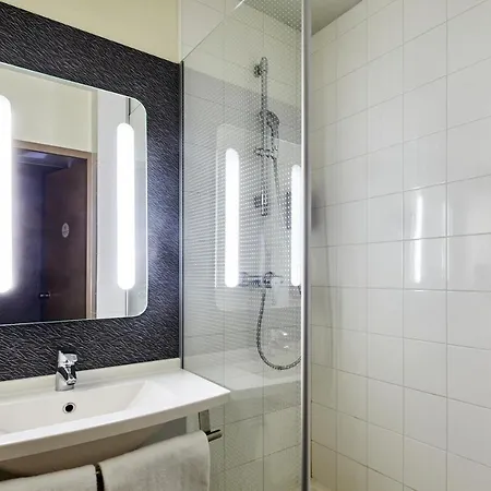 Paris Versailles Hotel 3*