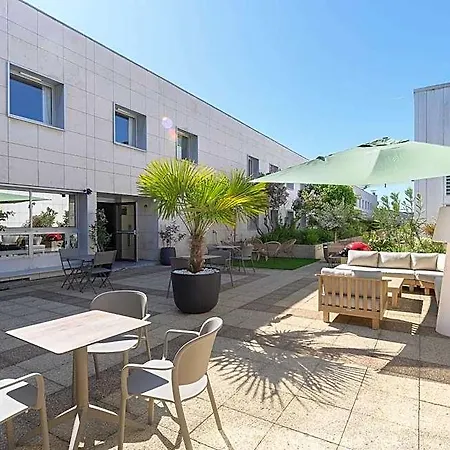 Hotel Versailles 3*