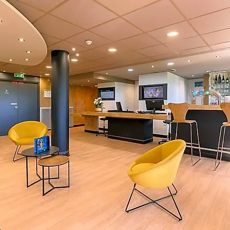 Versailles Hotel 3*